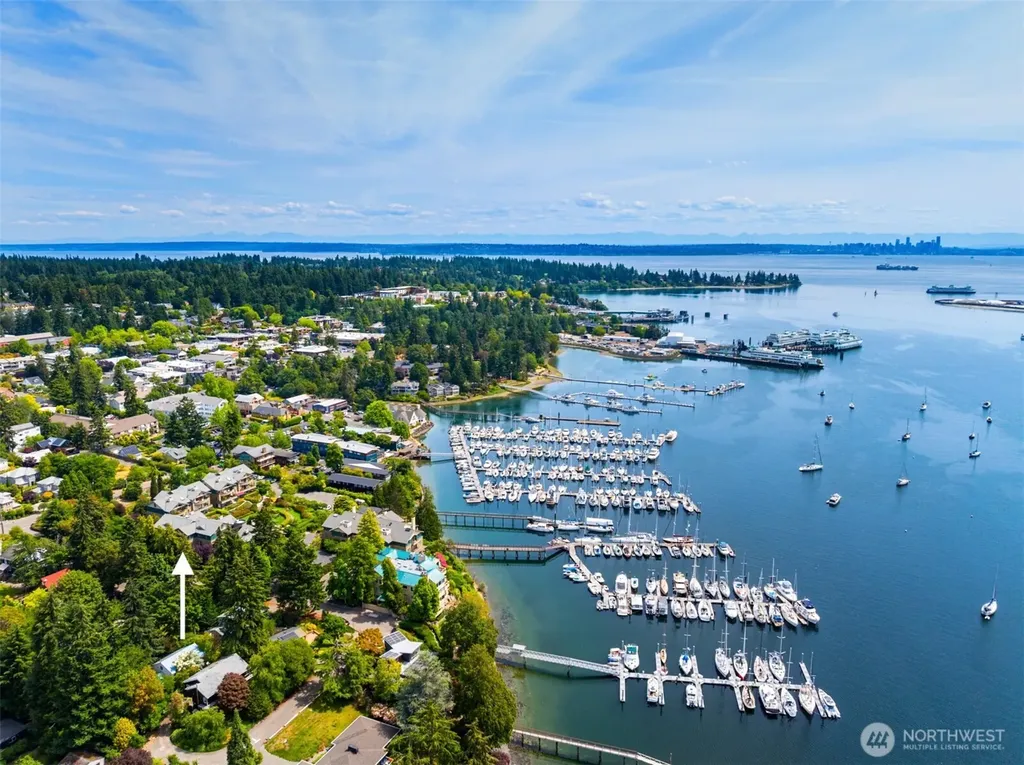 470 Wood Avenue SW Bainbridge Island WA 98110