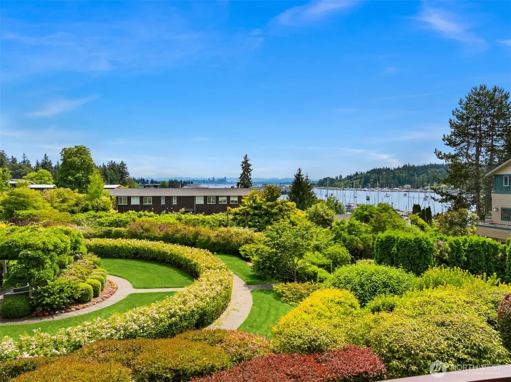 470 Wood Avenue SW Bainbridge Island WA 98110