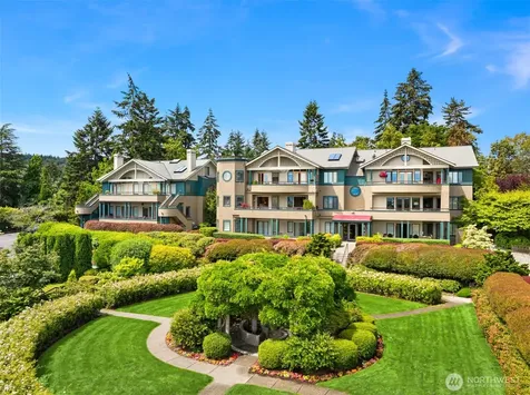 470 Wood Avenue SW Bainbridge Island WA 98110
