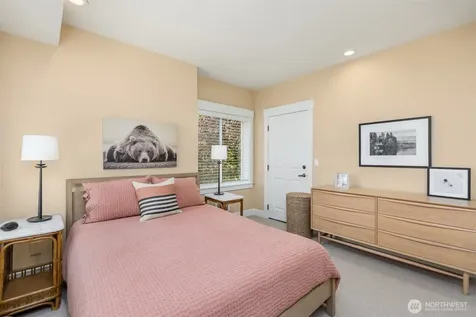 470 Wood Avenue SW Bainbridge Island WA 98110
