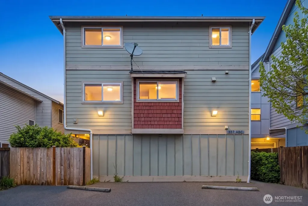 337 N 105th Street Seattle WA 98133