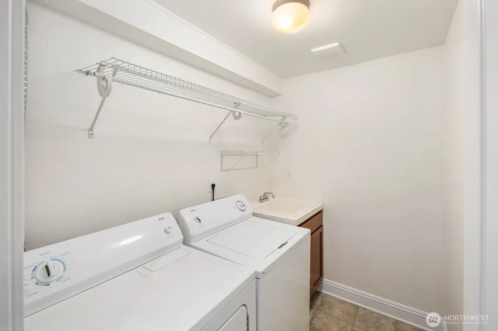 337 N 105th Street Seattle WA 98133