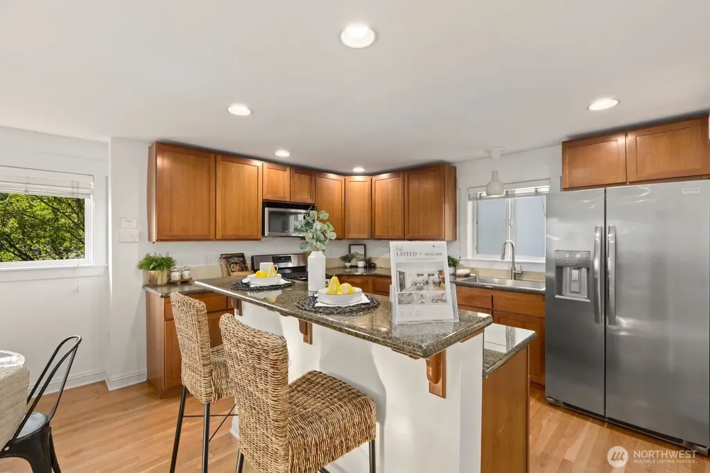337 N 105th Street Seattle WA 98133