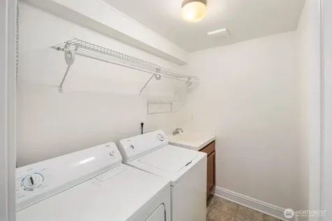 337 N 105th Street Seattle WA 98133