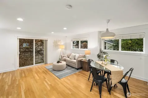337 N 105th Street Seattle WA 98133