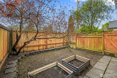 337 N 105th Street Seattle WA 98133