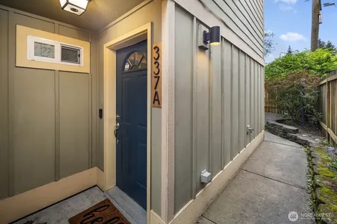 337 N 105th Street Seattle WA 98133