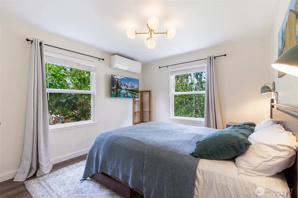 9440 35th Avenue SW Seattle WA 98126