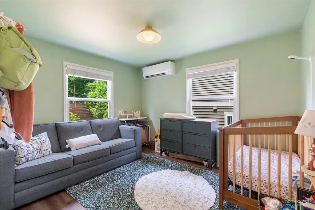9440 35th Avenue SW Seattle WA 98126