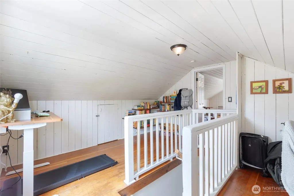 9440 35th Avenue SW Seattle WA 98126