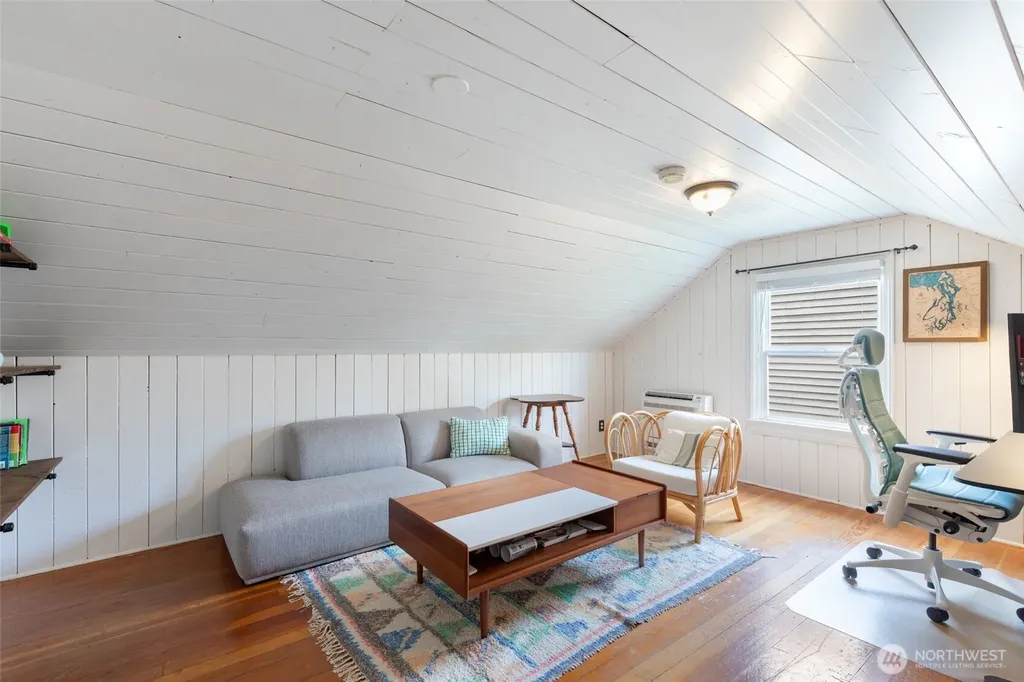 9440 35th Avenue SW Seattle WA 98126