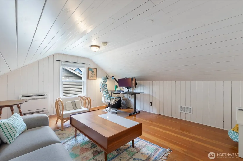 9440 35th Avenue SW Seattle WA 98126