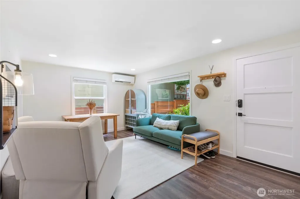 9440 35th Avenue SW Seattle WA 98126