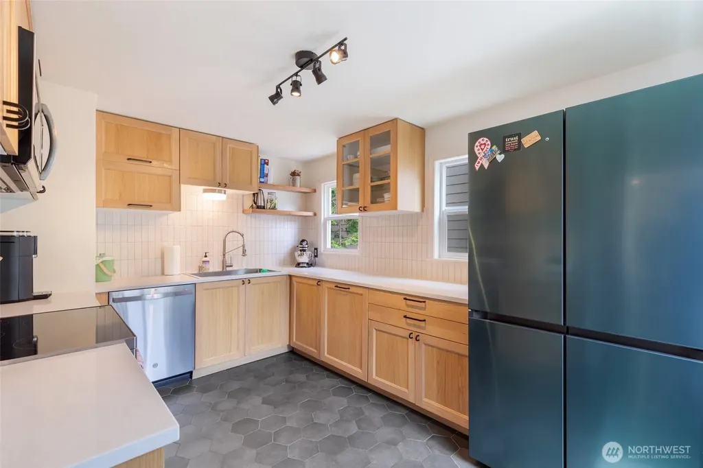 9440 35th Avenue SW Seattle WA 98126