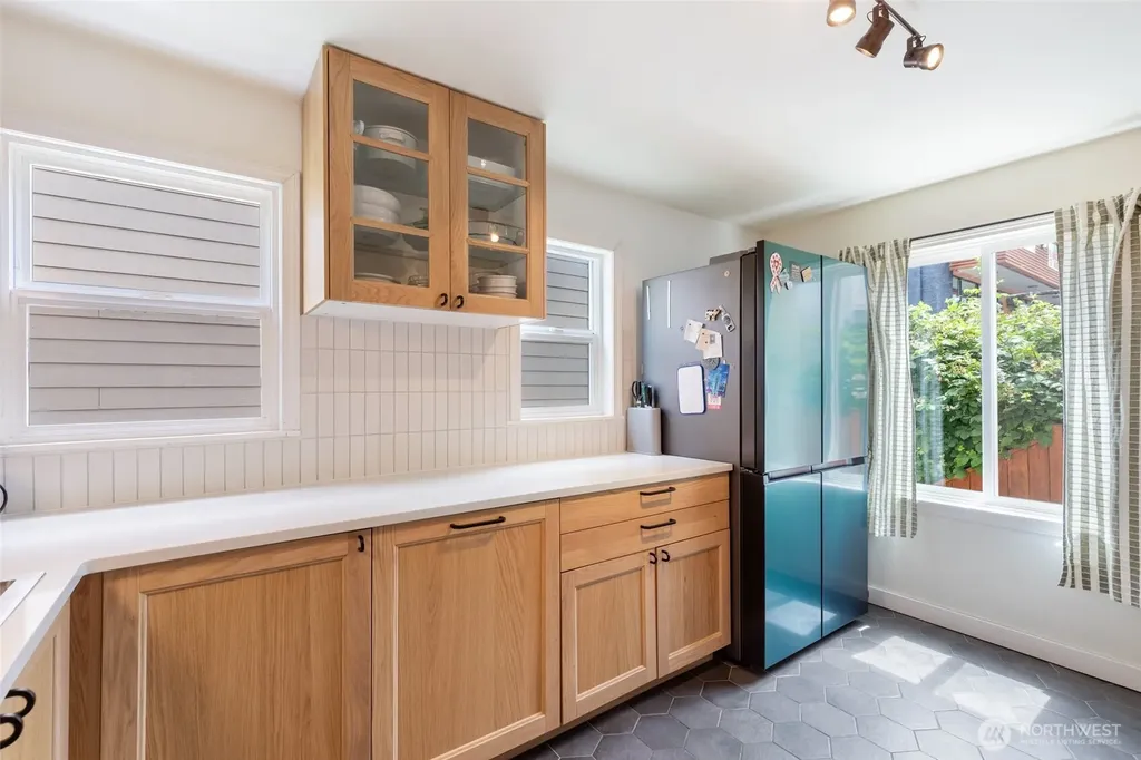 9440 35th Avenue SW Seattle WA 98126