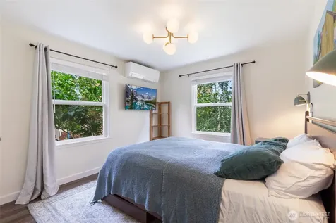 9440 35th Avenue SW Seattle WA 98126