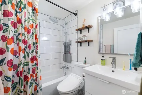 9440 35th Avenue SW Seattle WA 98126
