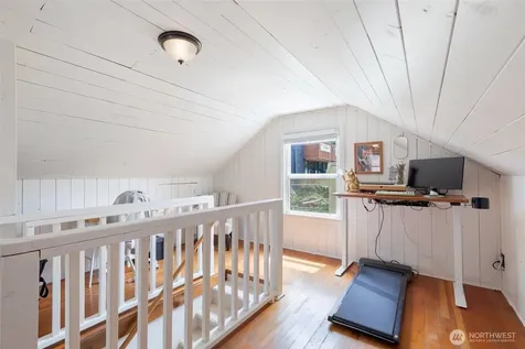 9440 35th Avenue SW Seattle WA 98126