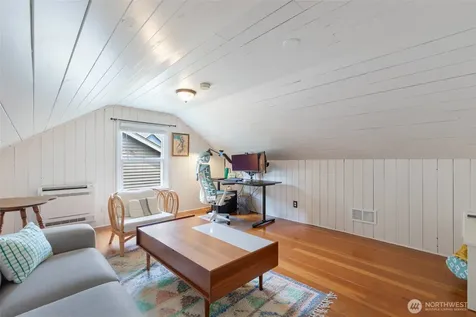 9440 35th Avenue SW Seattle WA 98126