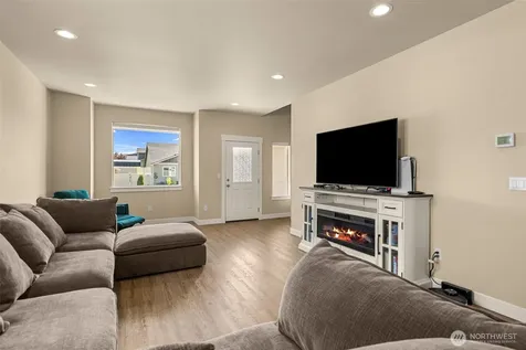 130 S Mystical Avenue East Wenatchee WA 98802