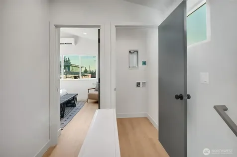 4411 S Holly Street Seattle WA 98118