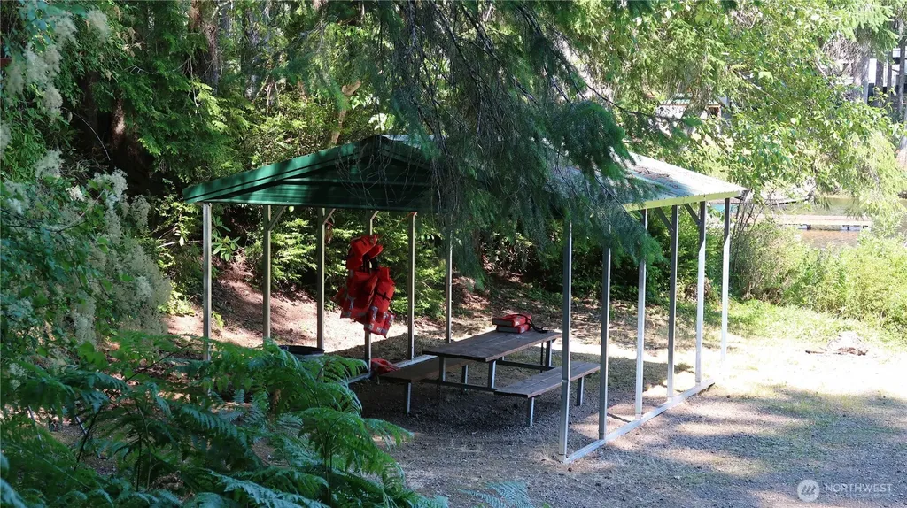 431 NE Collins Lake Drive Tahuya WA 98588