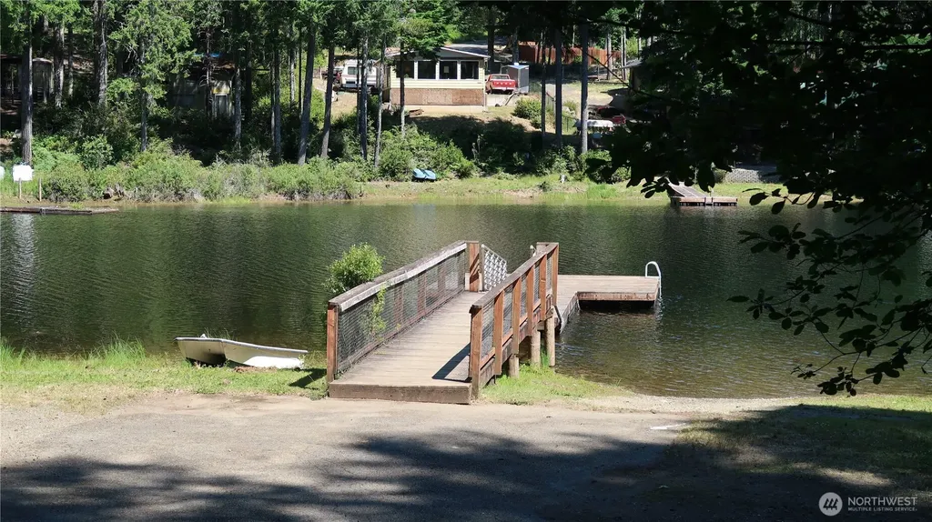 431 NE Collins Lake Drive Tahuya WA 98588