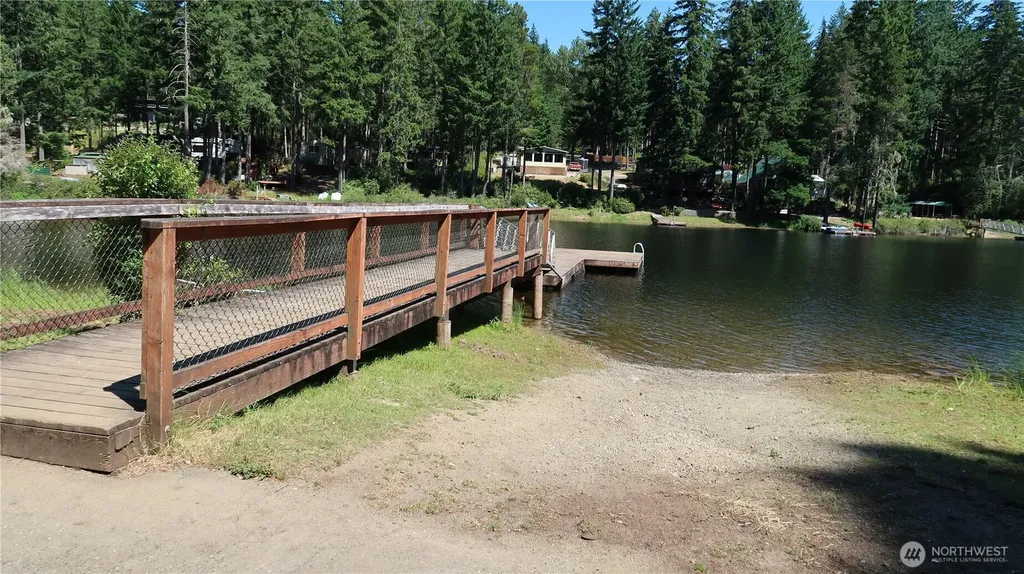 431 NE Collins Lake Drive Tahuya WA 98588