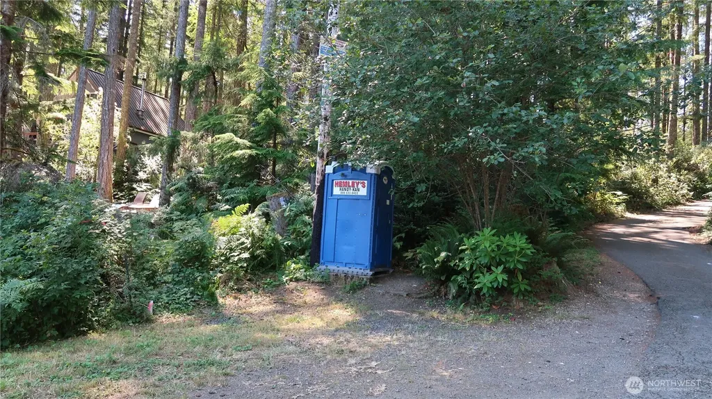 431 NE Collins Lake Drive Tahuya WA 98588