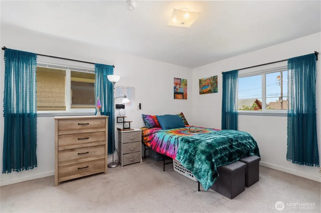 305 S 35th Street Tacoma WA 98418