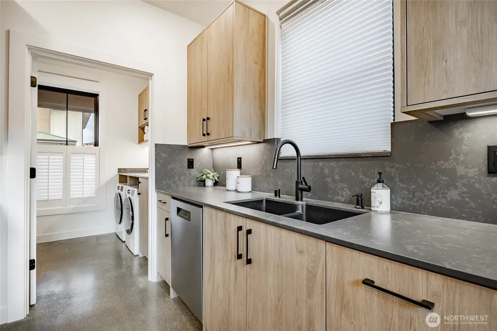 204 Pebblebrook Drive Lynden WA 98264