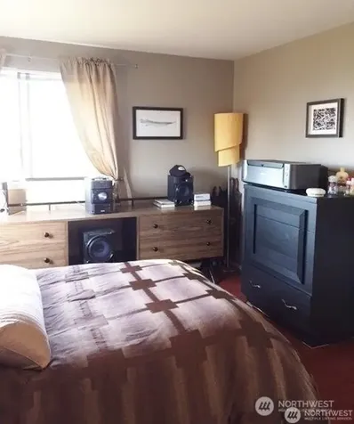 2320 W Viewmont Way W Seattle WA 98199