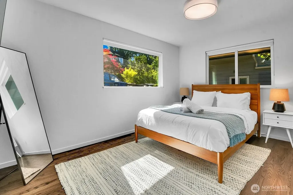 1115 8th Avenue W Seattle WA 98119