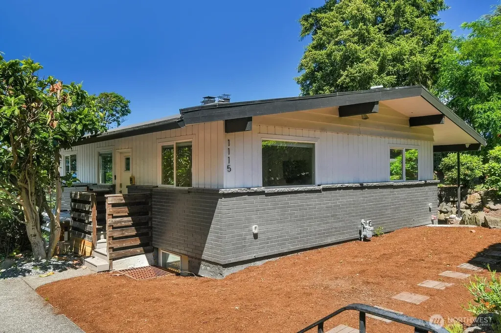 1115 8th Avenue W Seattle WA 98119