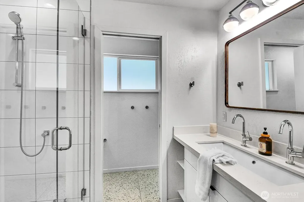 1115 8th Avenue W Seattle WA 98119