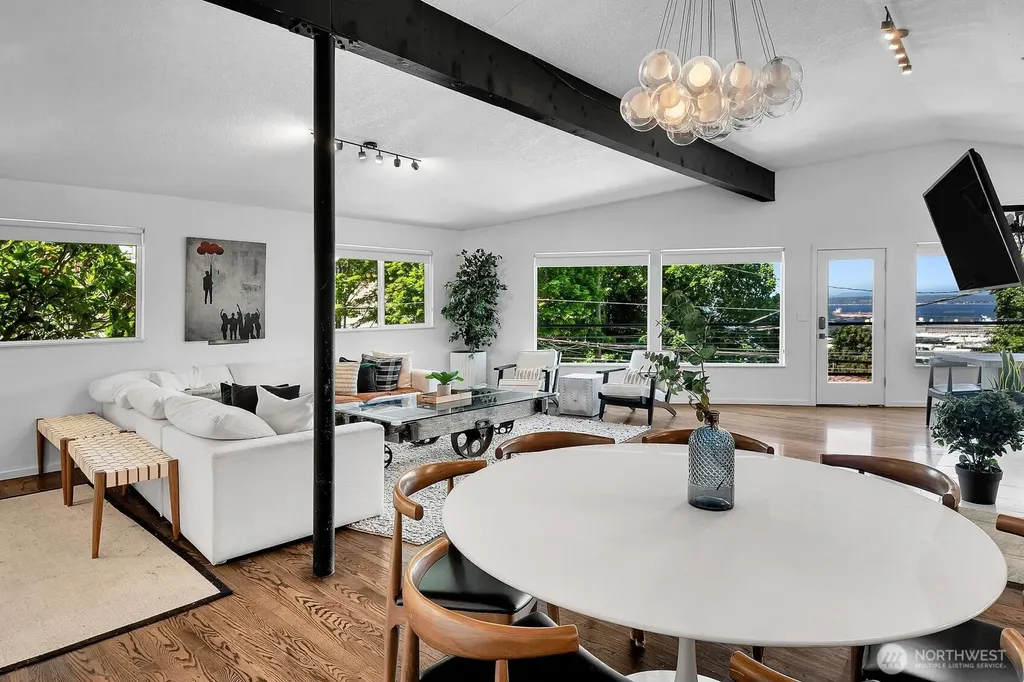 1115 8th Avenue W Seattle WA 98119
