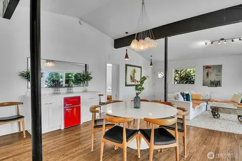 1115 8th Avenue W Seattle WA 98119