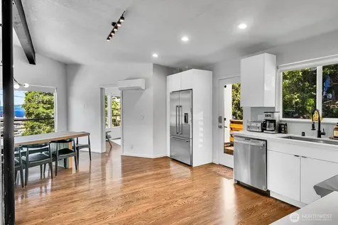 1115 8th Avenue W Seattle WA 98119