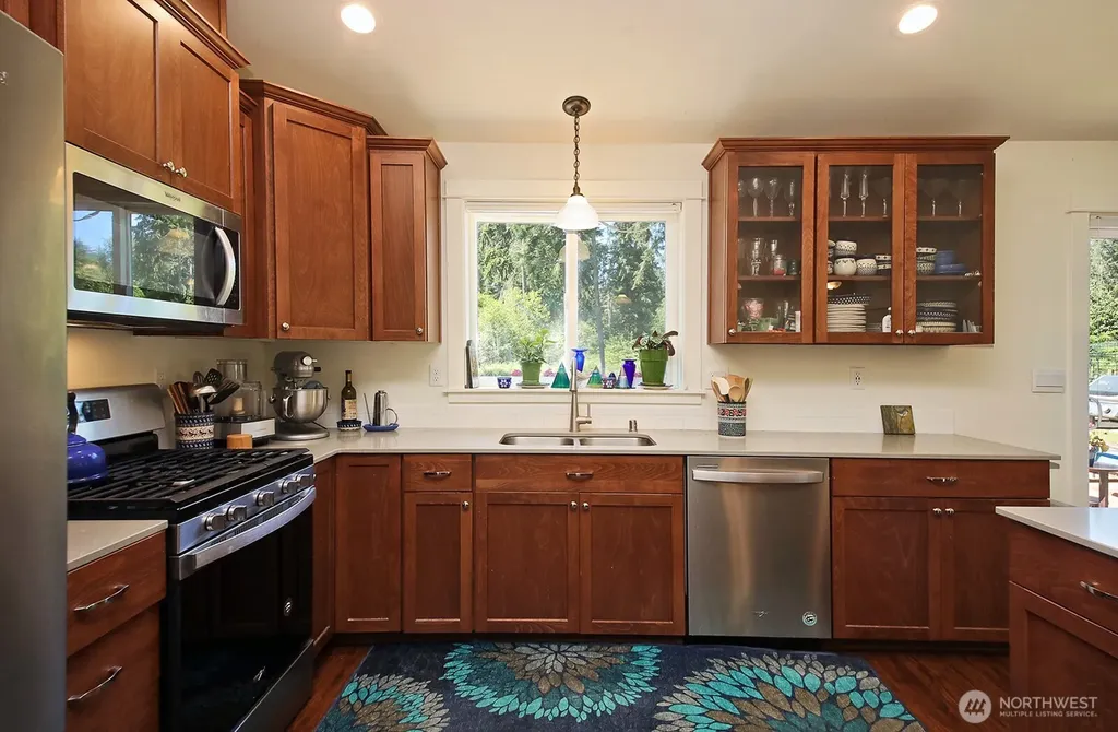 6545 Cultus Bay Road Clinton WA 98236