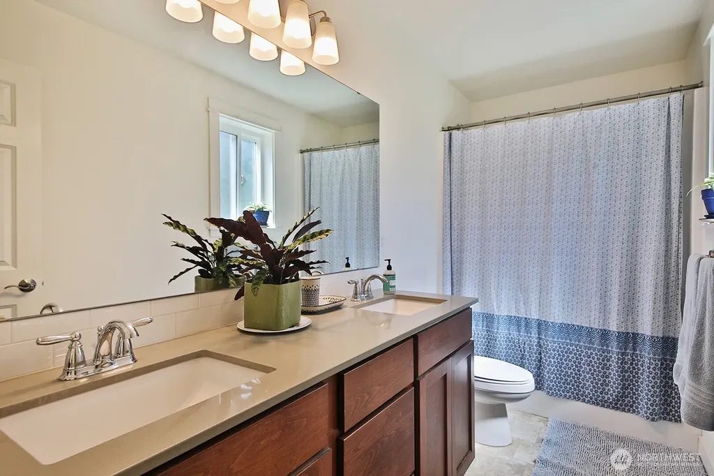 6545 Cultus Bay Road Clinton WA 98236