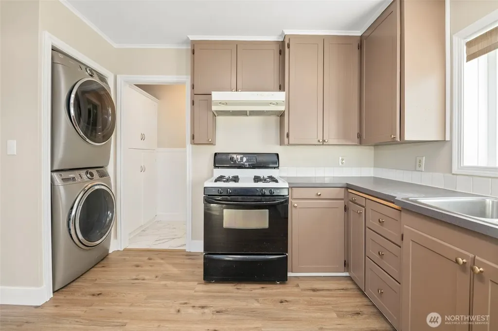 616 7th Street Hoquiam WA 98550