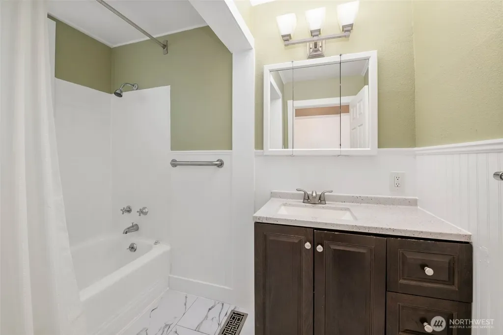 616 7th Street Hoquiam WA 98550