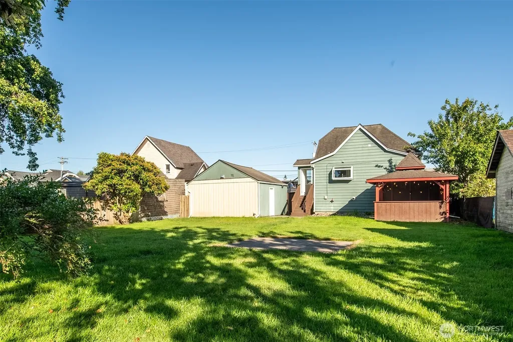 616 7th Street Hoquiam WA 98550