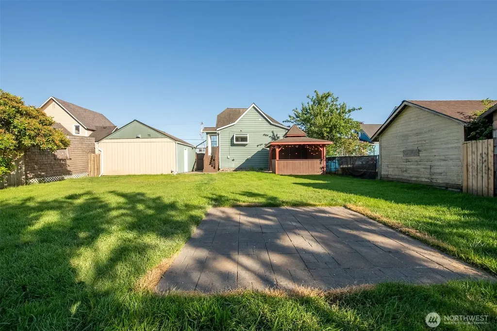 616 7th Street Hoquiam WA 98550