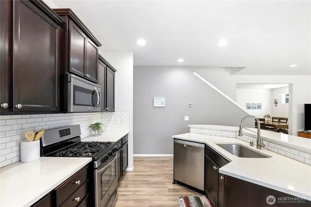 1001 Van Ogle Lane NW Orting WA 98360