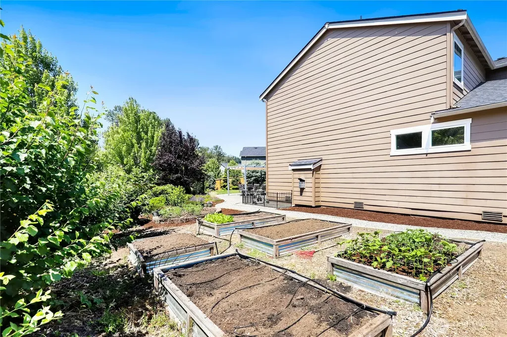 1001 Van Ogle Lane NW Orting WA 98360