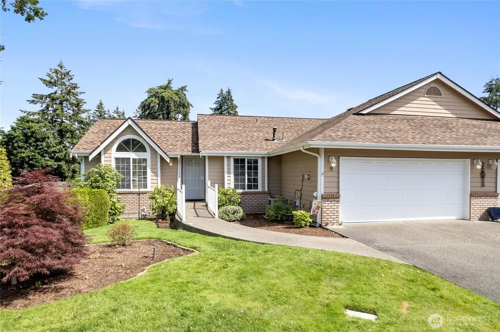 8 Lakewood Oaks Drive SW Lakewood WA 98499