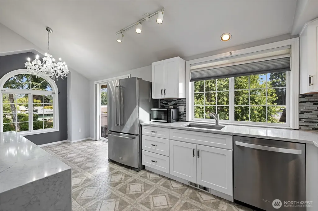 8 Lakewood Oaks Drive SW Lakewood WA 98499
