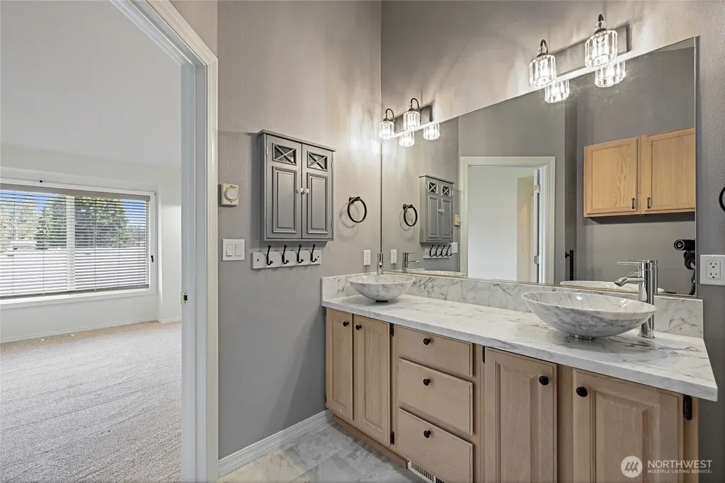 8 Lakewood Oaks Drive SW Lakewood WA 98499