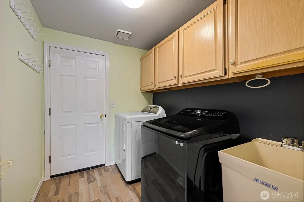 8 Lakewood Oaks Drive SW Lakewood WA 98499